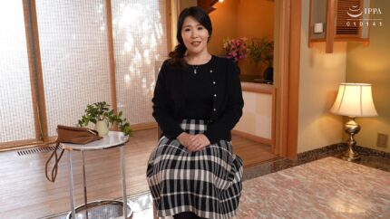 Mina Matsuoka (40) [Married woman's first AV] opening scene